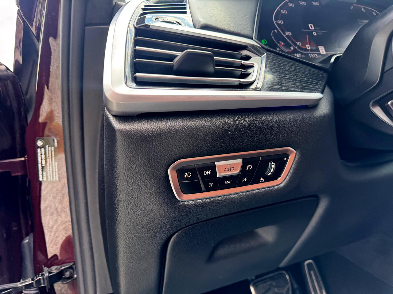 Vehicle image 67 of 93