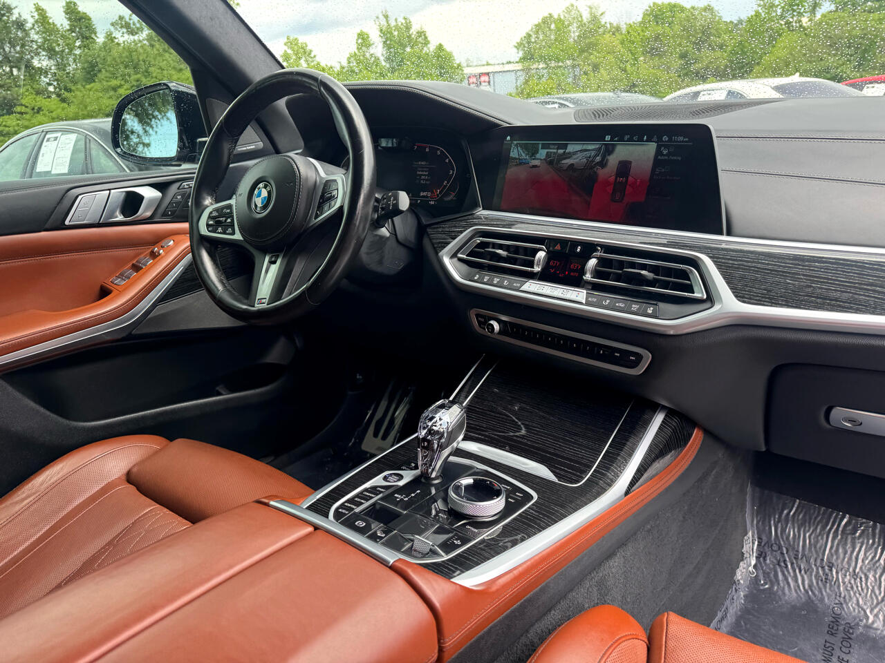Vehicle image 27 of 93