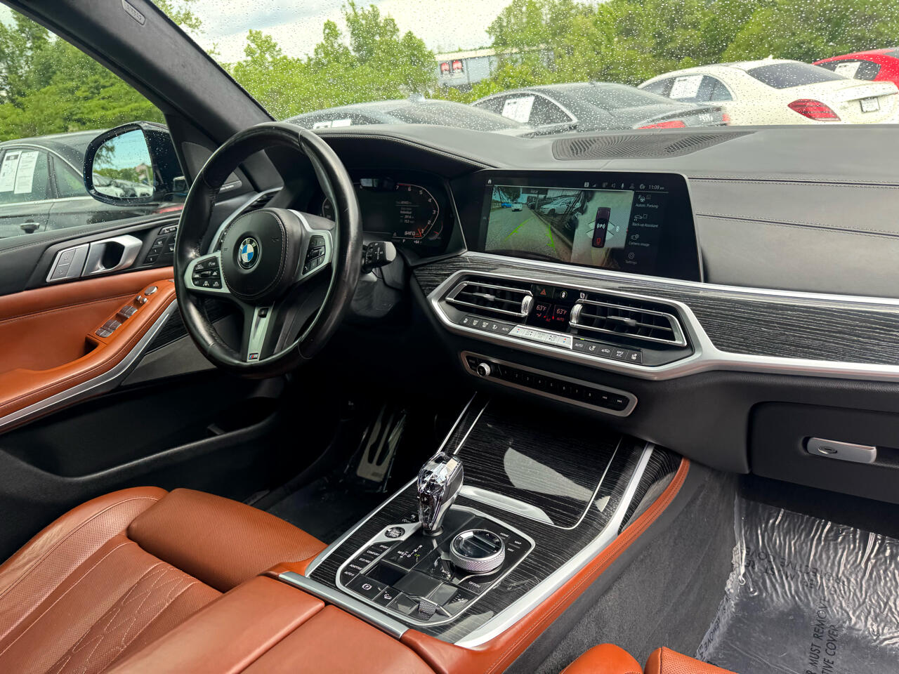 Vehicle image 28 of 93