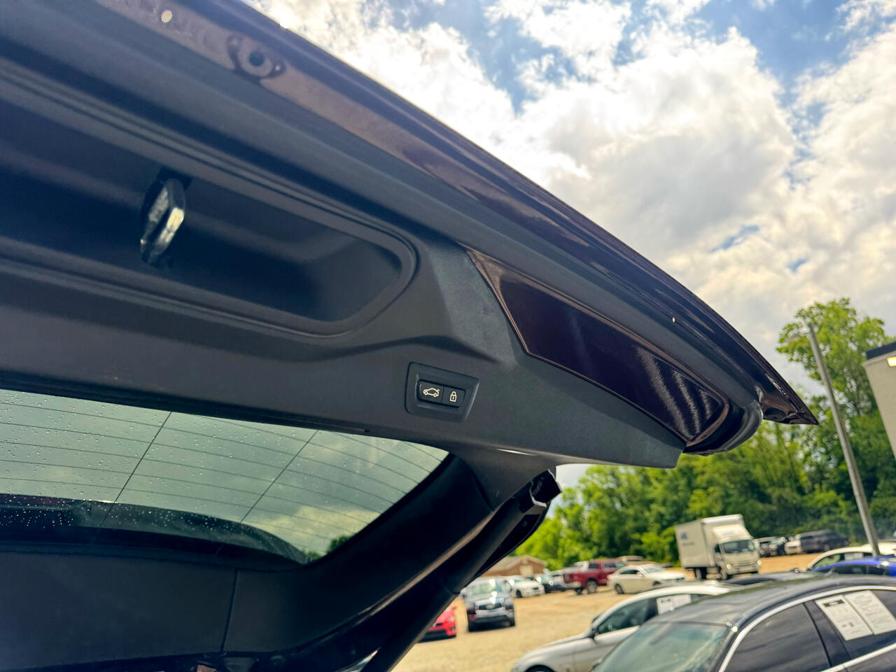 Vehicle image 43 of 93