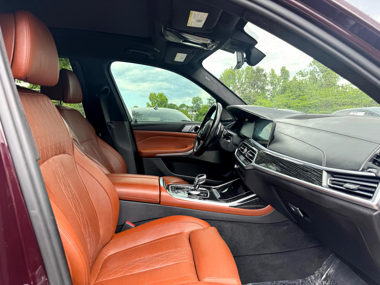 Vehicle image 24 of 93