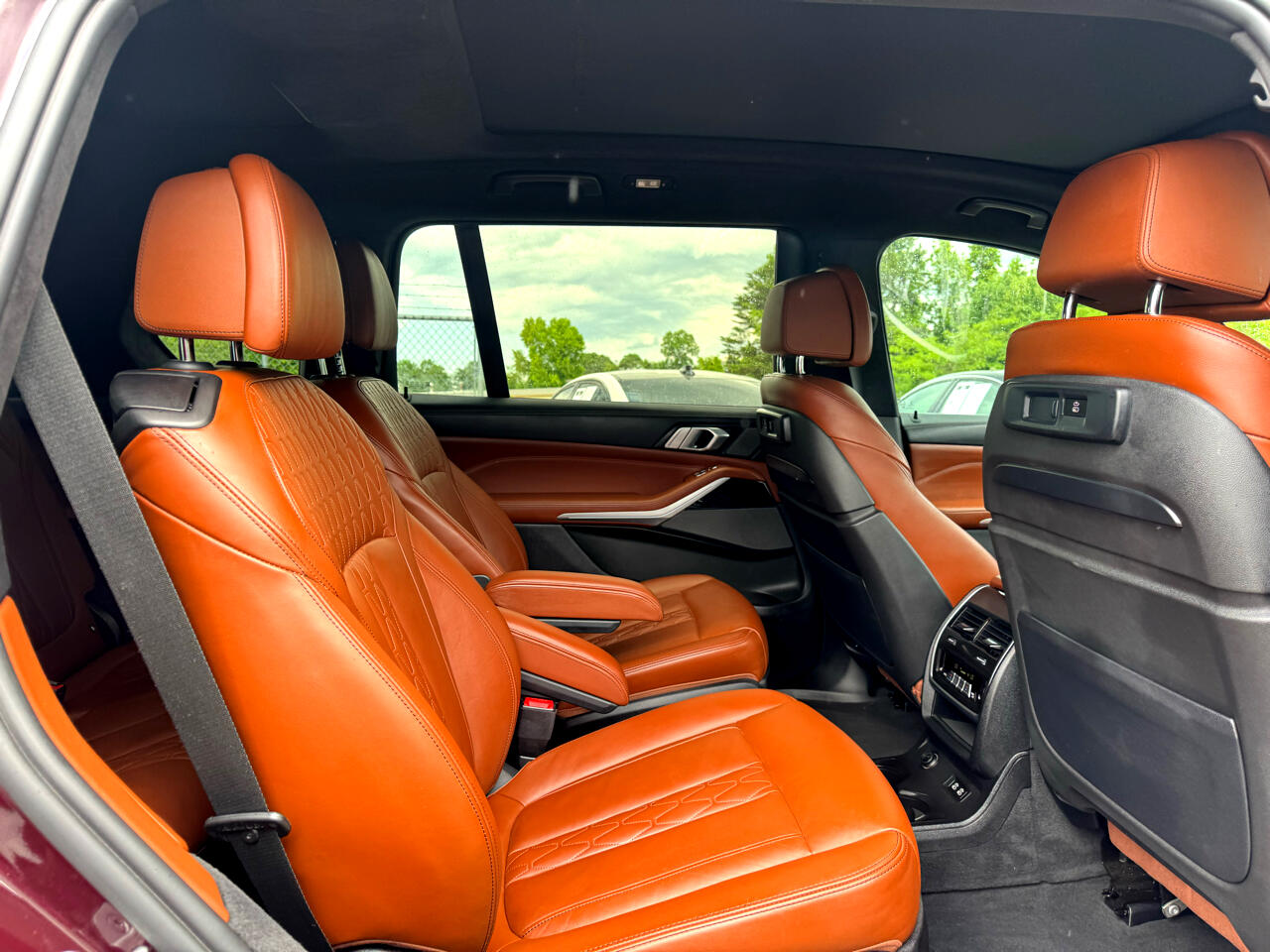 Vehicle image 37 of 93