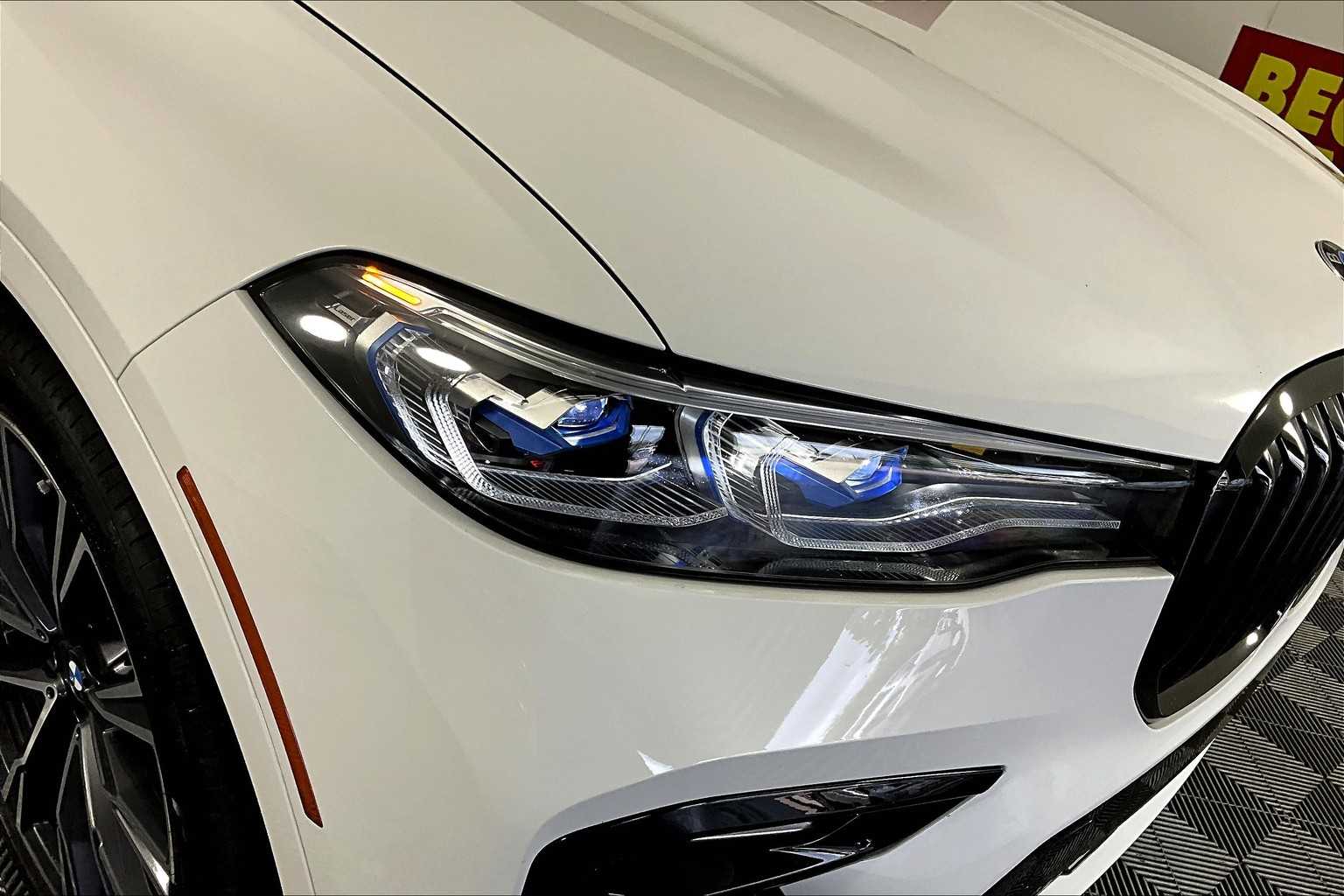 Vehicle image 23 of 35