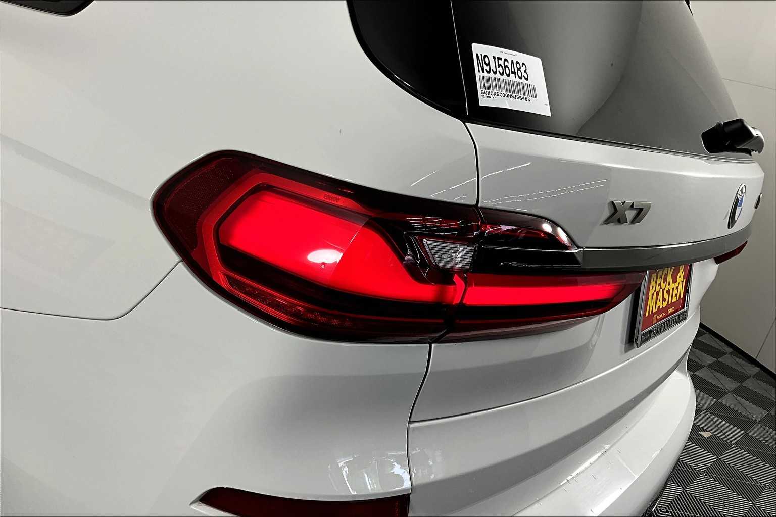 Vehicle image 27 of 35