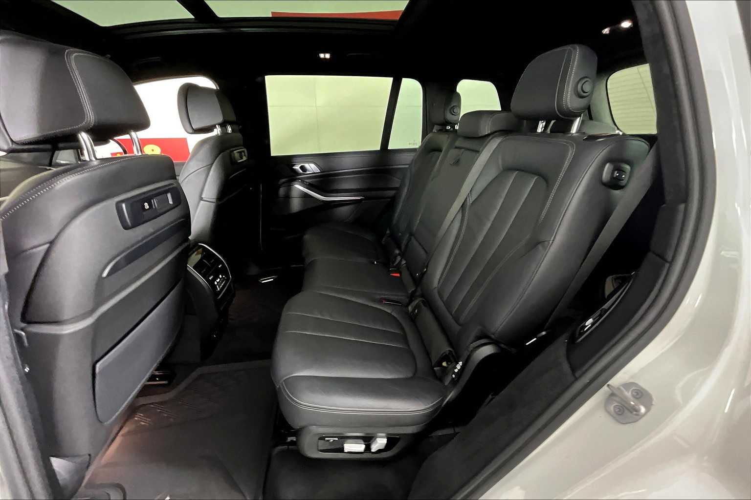 Vehicle image 12 of 35