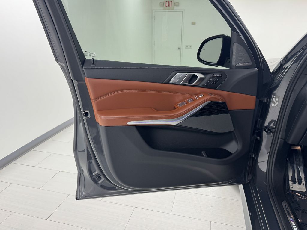 Vehicle image 9 of 63