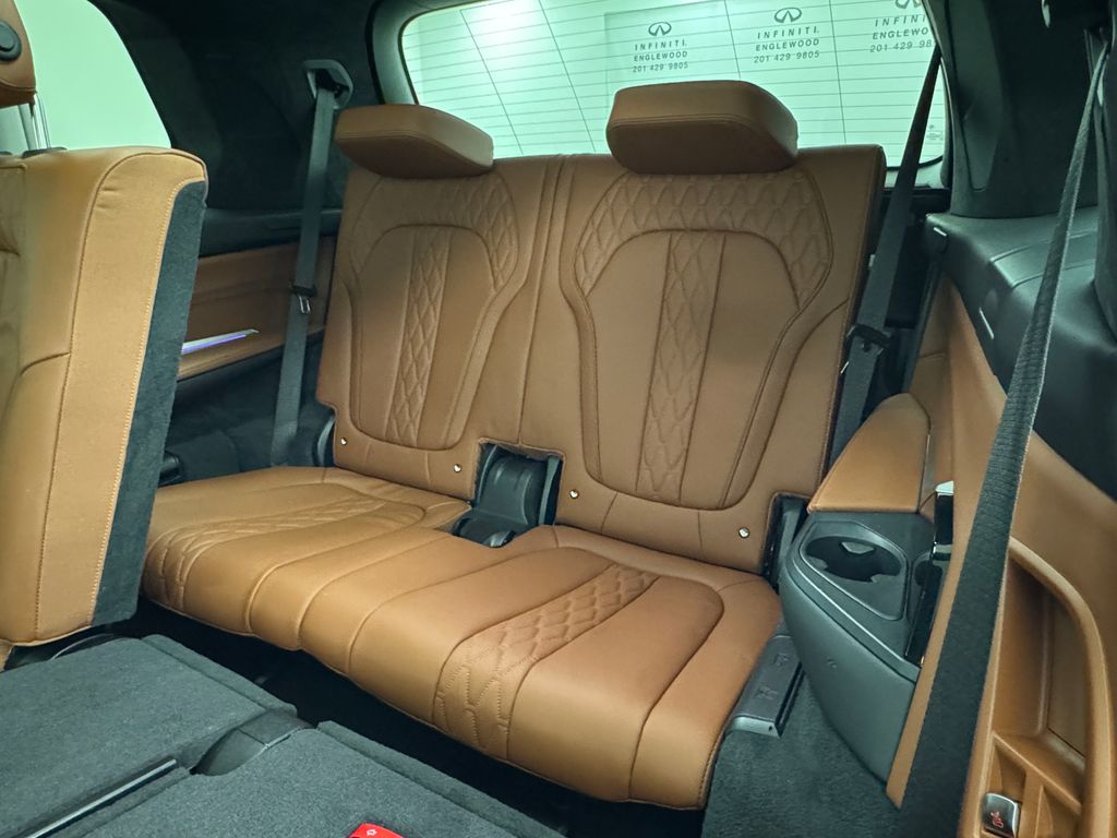 Vehicle image 21 of 63