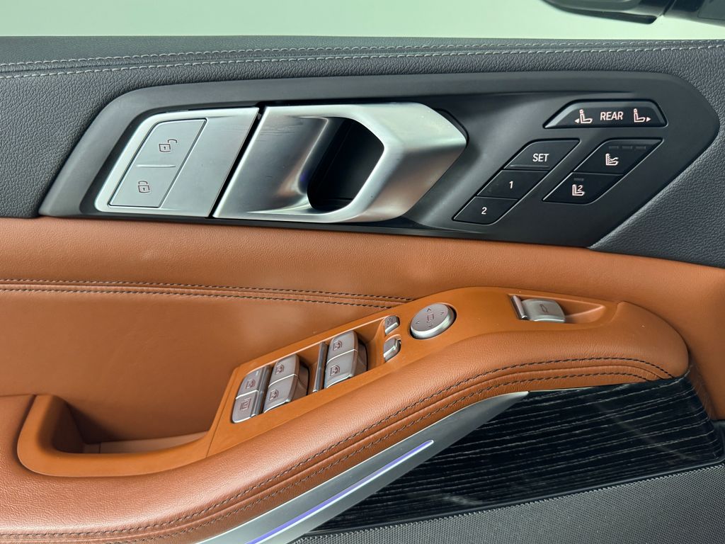 Vehicle image 39 of 63