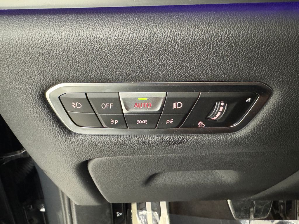 Vehicle image 38 of 63