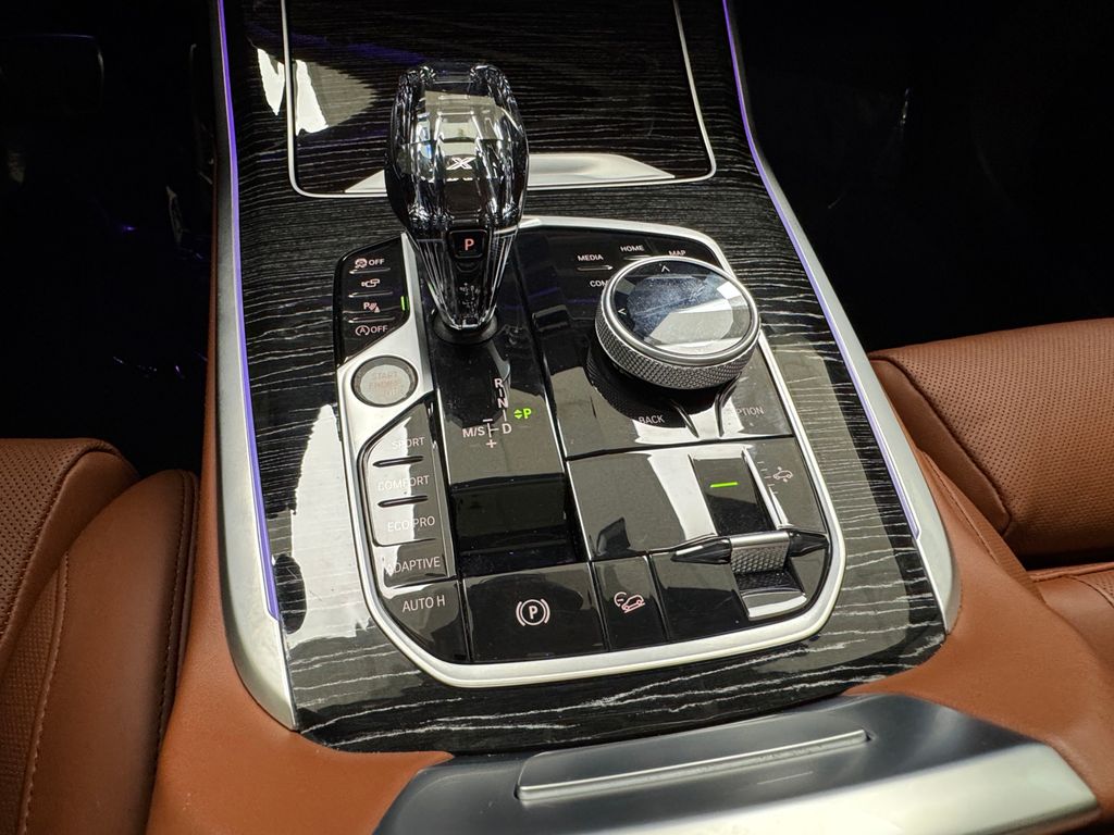 Vehicle image 32 of 63