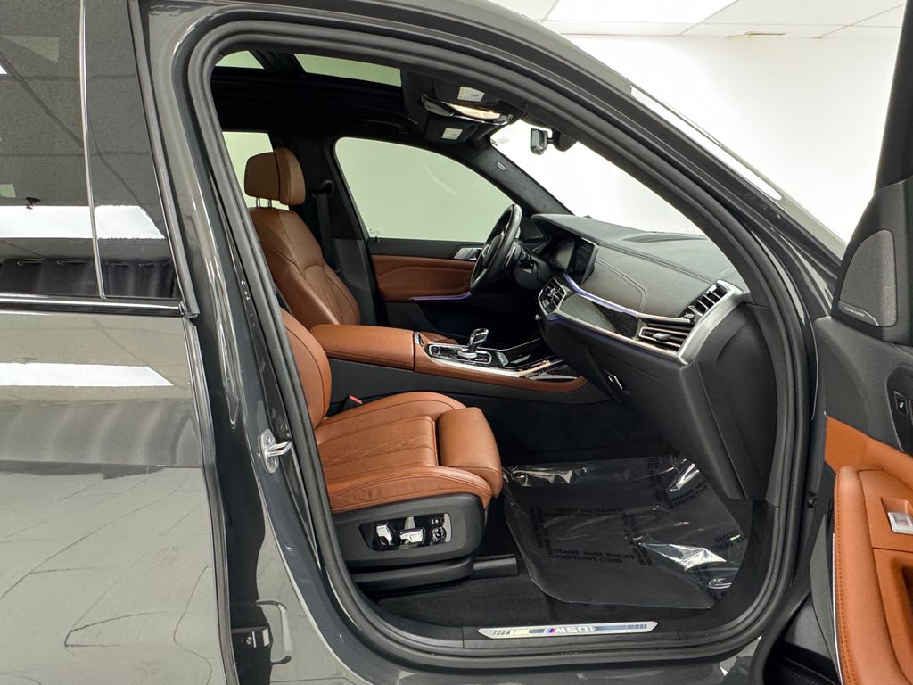 Vehicle image 14 of 63