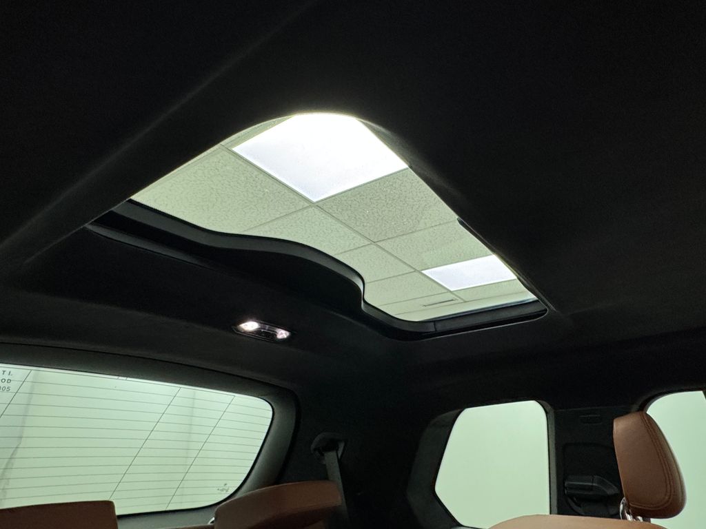Vehicle image 26 of 63
