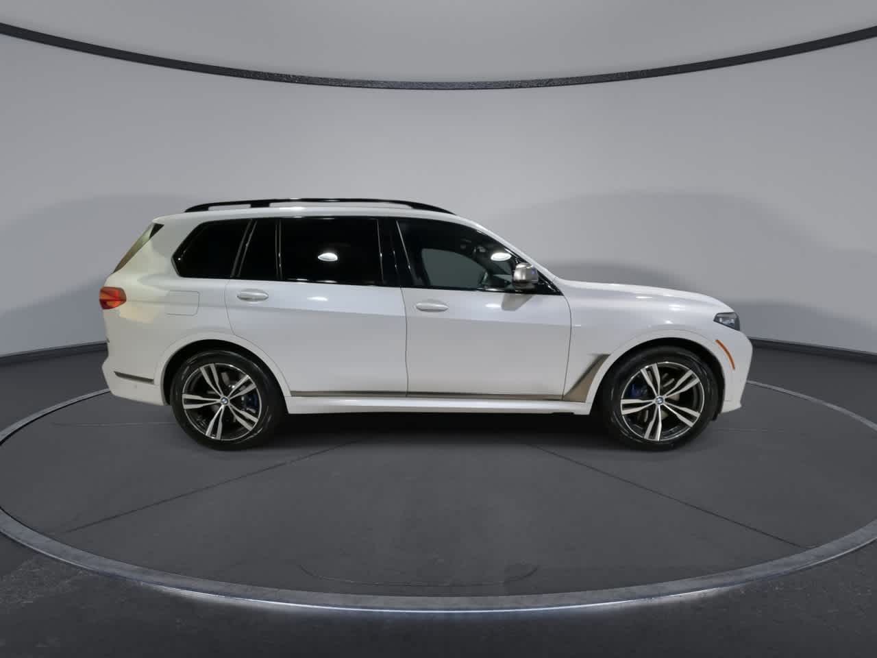 Vehicle image 8 of 33