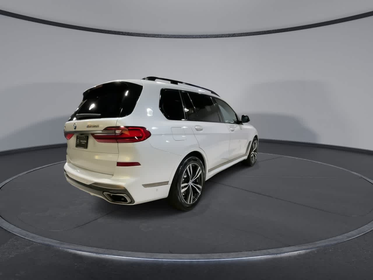 Vehicle image 10 of 33
