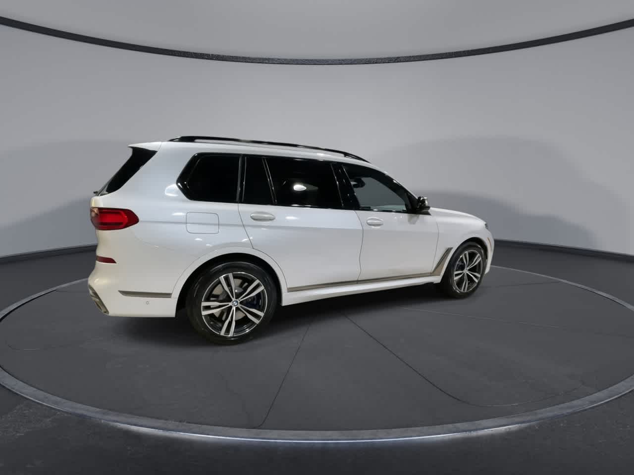 Vehicle image 9 of 33