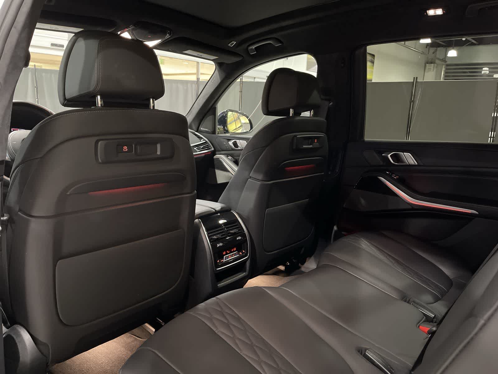 Vehicle image 24 of 33
