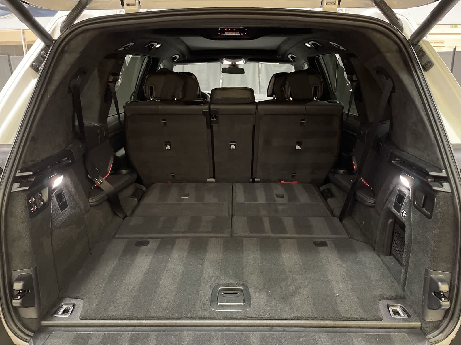 Vehicle image 20 of 33