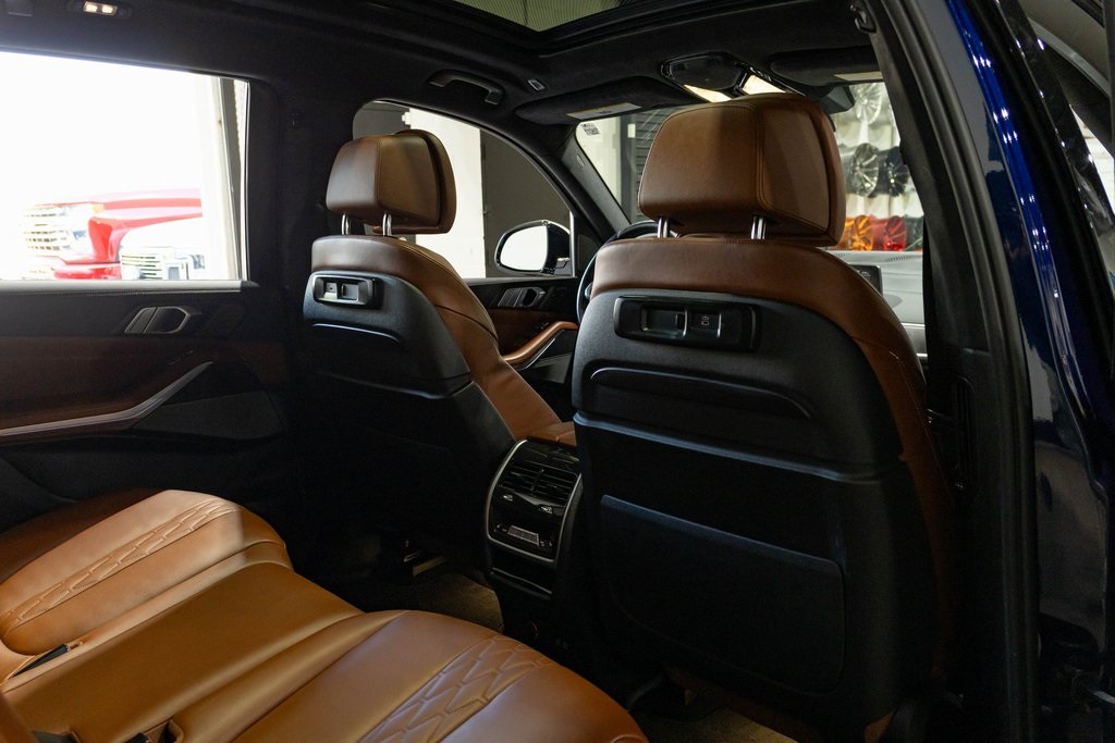 Vehicle image 17 of 47