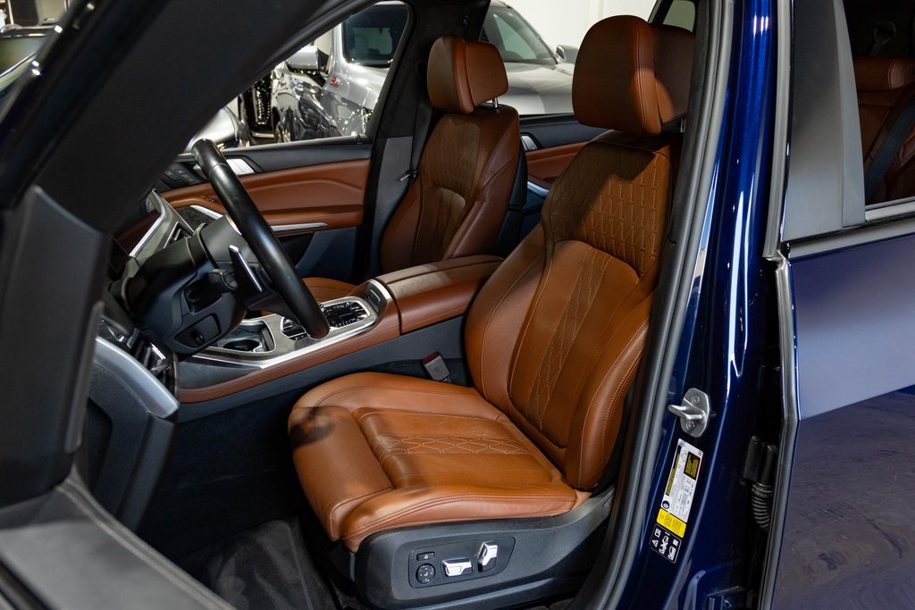Vehicle image 15 of 47