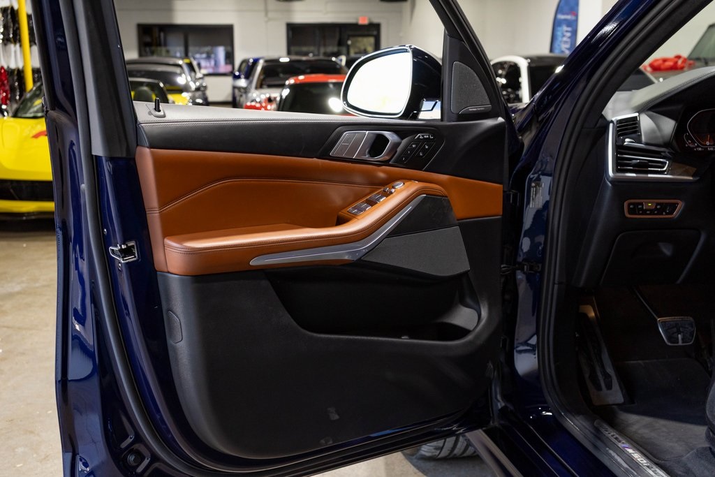 Vehicle image 42 of 47