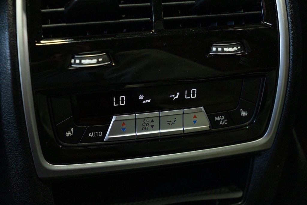 Vehicle image 39 of 47