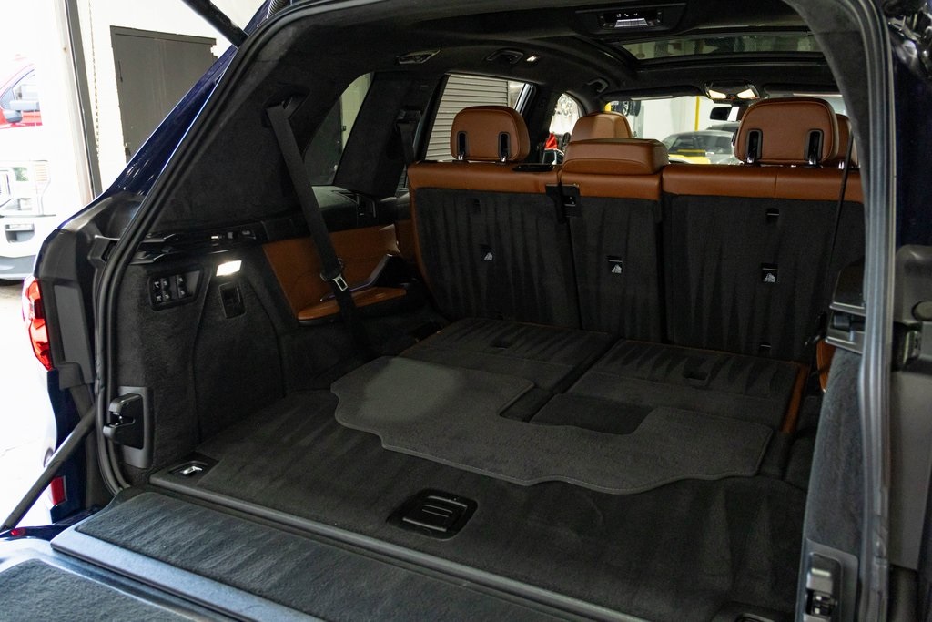 Vehicle image 11 of 47