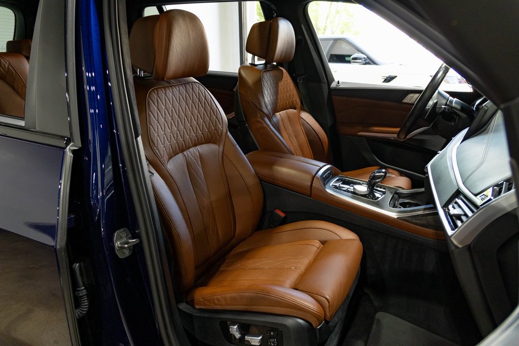 Vehicle image 13 of 47