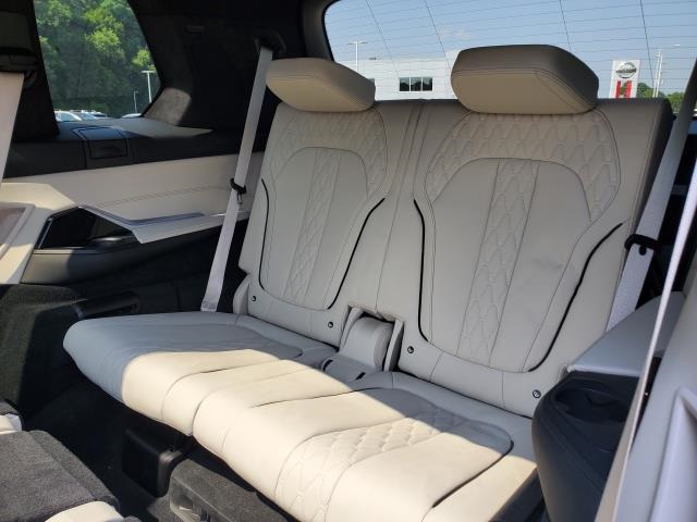 Vehicle image 8 of 33