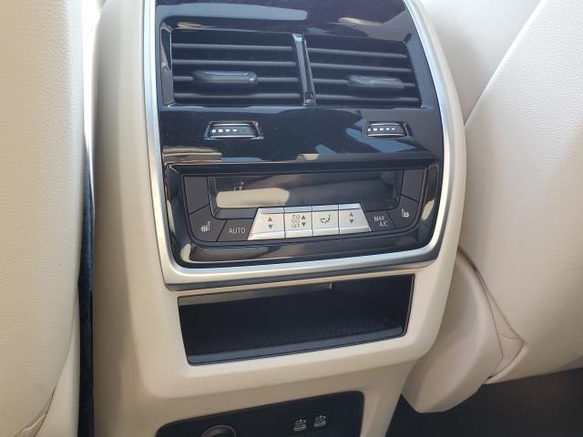 Vehicle image 24 of 33