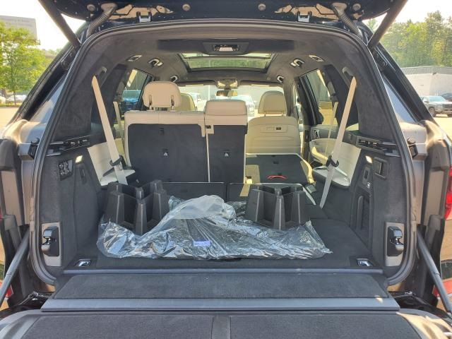 Vehicle image 6 of 33
