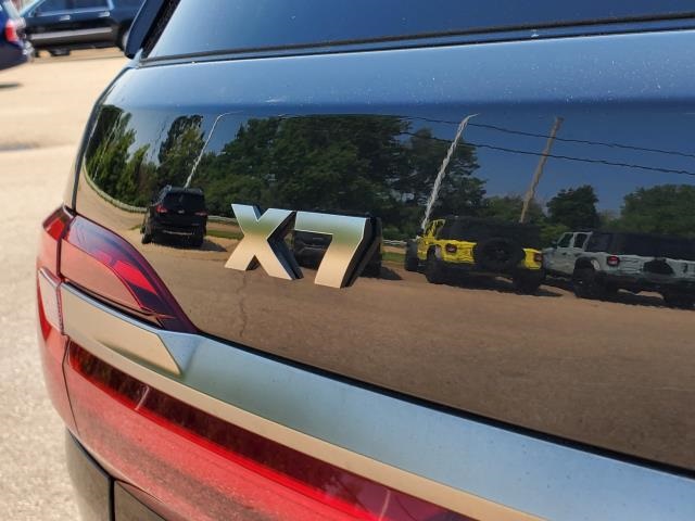 Vehicle image 32 of 33
