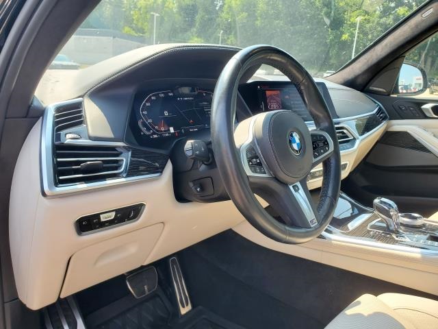 Vehicle image 11 of 33