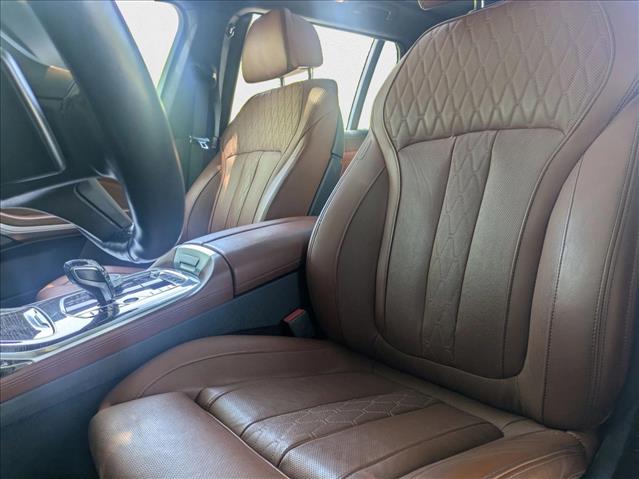 Vehicle image 17 of 27
