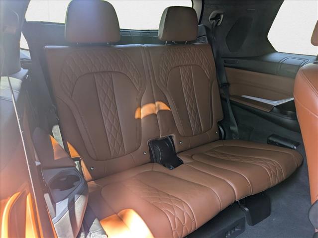 Vehicle image 15 of 27