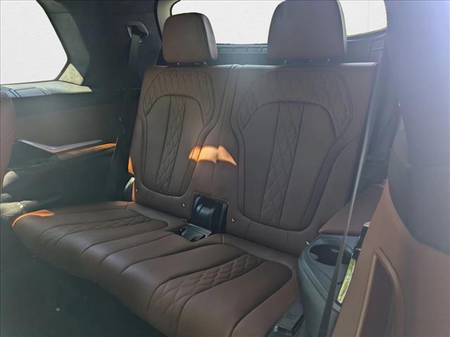Vehicle image 16 of 27