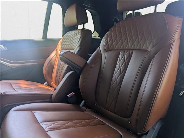 Vehicle image 13 of 27