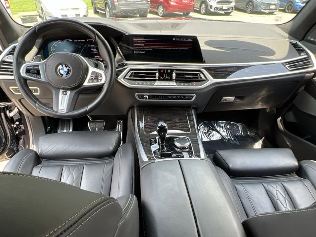 Vehicle image 16 of 38