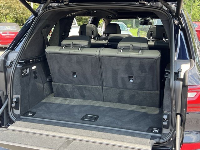Vehicle image 11 of 38