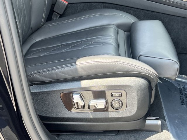 Vehicle image 29 of 38
