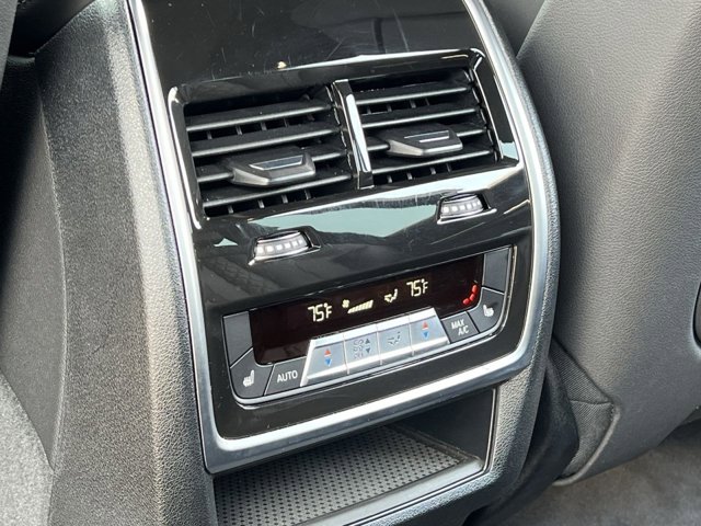 Vehicle image 28 of 38