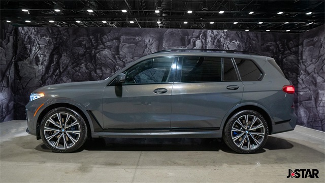 Vehicle image 8 of 24