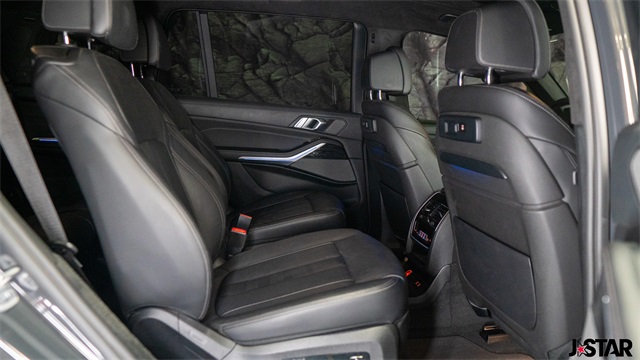 Vehicle image 12 of 24