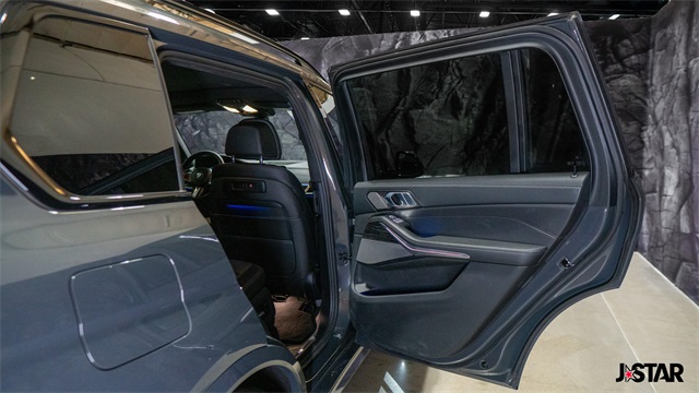 Vehicle image 14 of 24