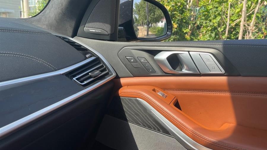Vehicle image 18 of 39