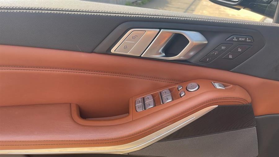 Vehicle image 12 of 39