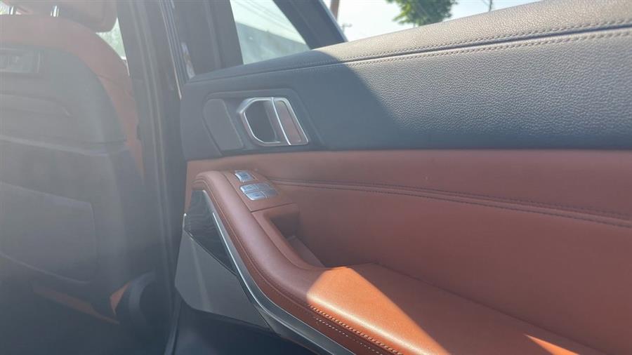 Vehicle image 26 of 39