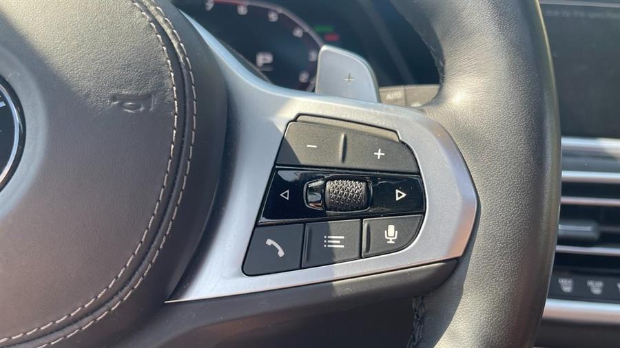 Vehicle image 16 of 39