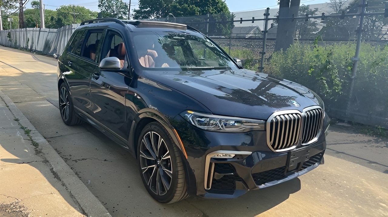 Vehicle image 36 of 39