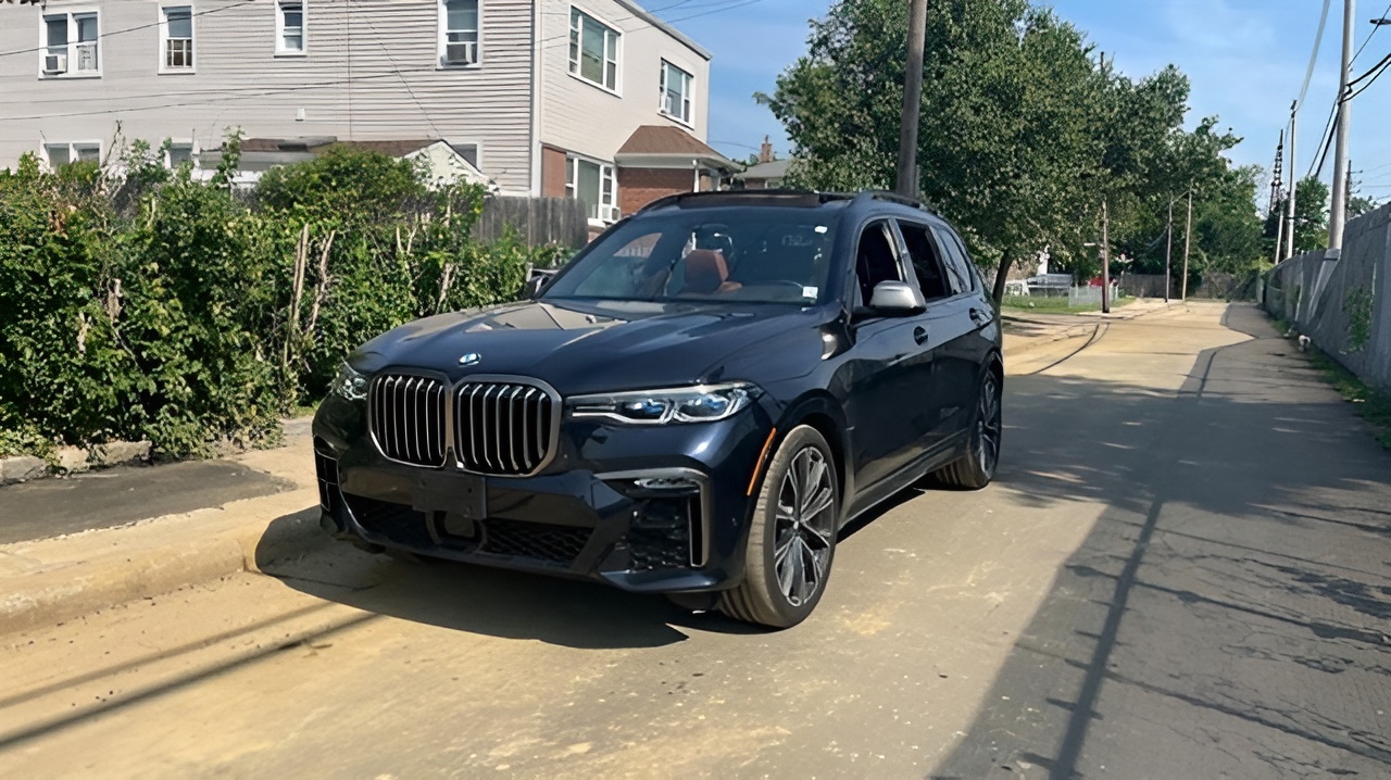 Vehicle image 34 of 39