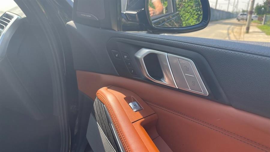 Vehicle image 23 of 39